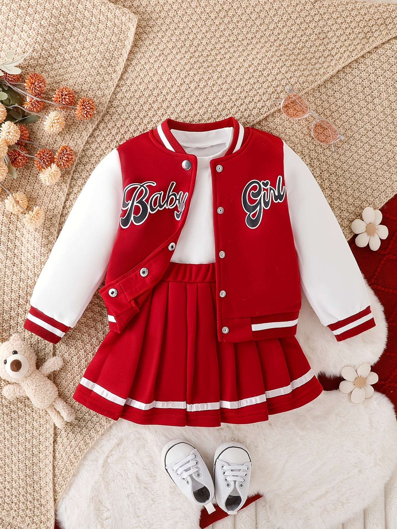 Ensemble 2 pièces fille style preppy – Veste type baseball + jupe plissée "BABY GIRL"