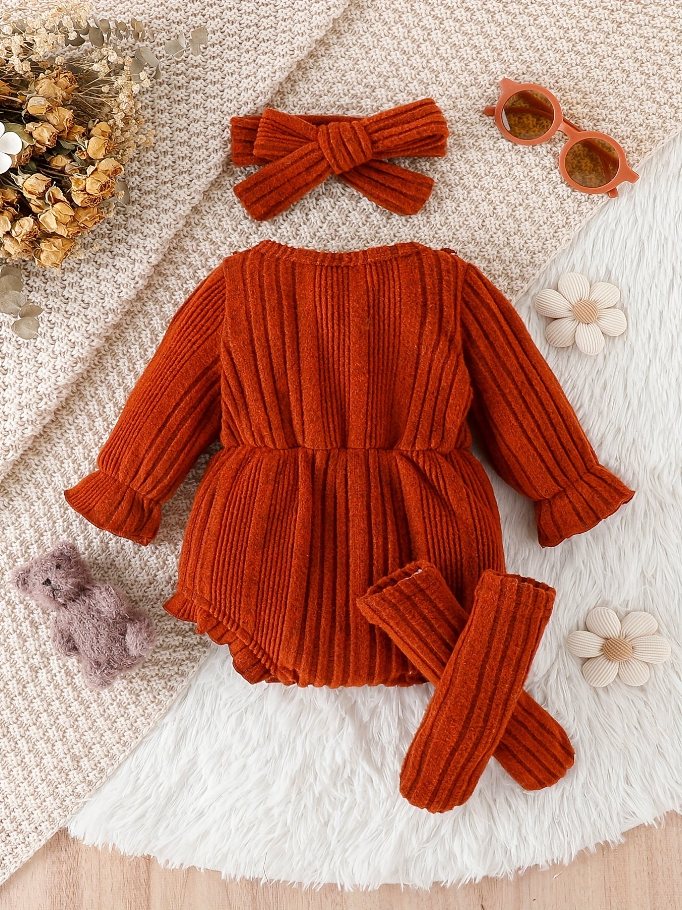Ensemble 3 pièces bébé fille – Body à volants dentelle + bandeau + chaussettes