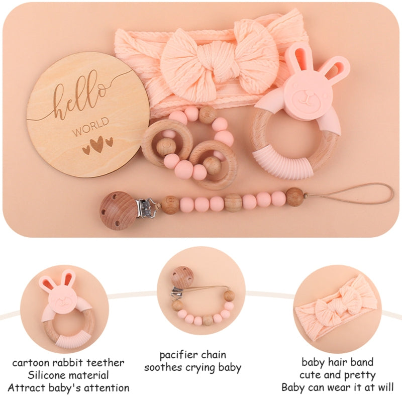 Coffret cadeau naissance : serviette, bavoirs, couverture, hochets & accessoires bébé