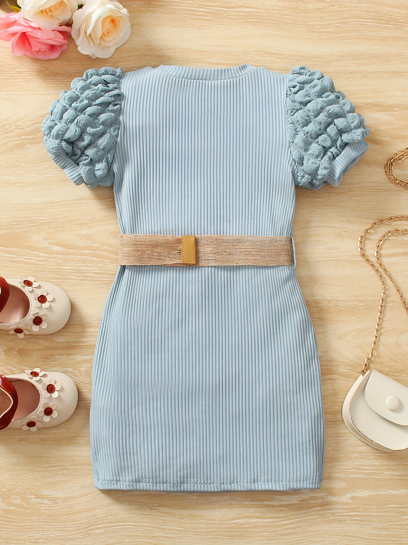 Robe été fille – Robe ceinturée en maille côtelée à manches bouffantes