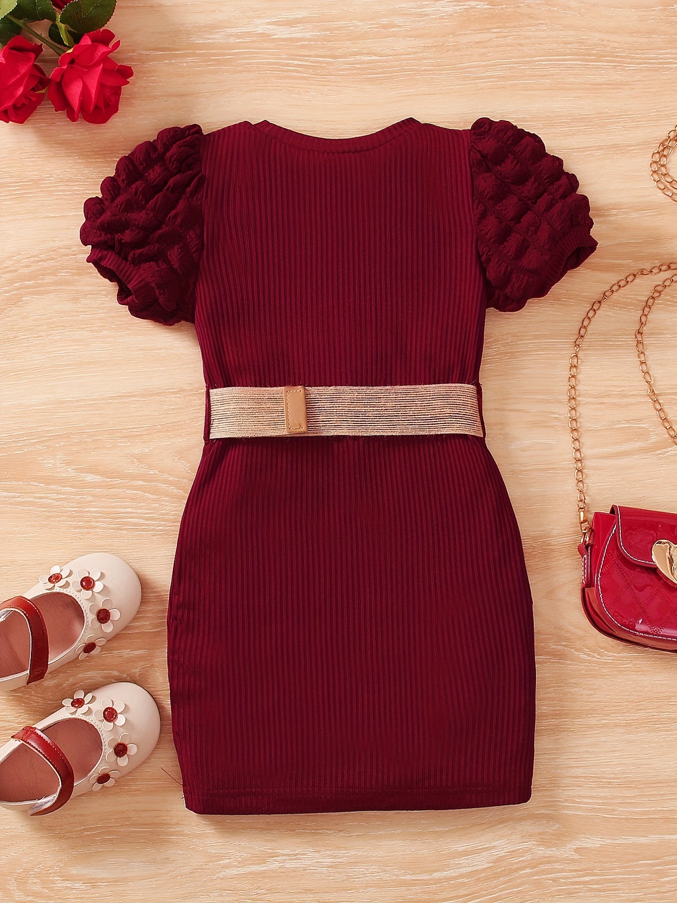 Robe été fille – Robe ceinturée en maille côtelée à manches bouffantes
