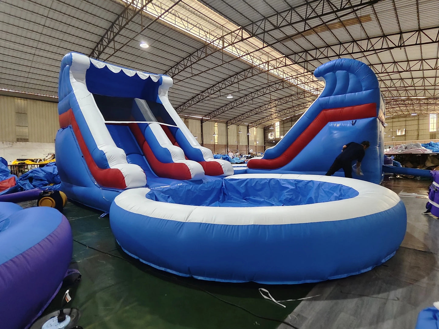 Toboggan aquatique gonflable premium avec piscine — Idéal pour les enfants et les adultes, parfait pour des heures de fun en extérieur dans votre jardin !