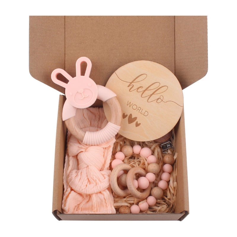 Coffret cadeau naissance : serviette, bavoirs, couverture, hochets & accessoires bébé