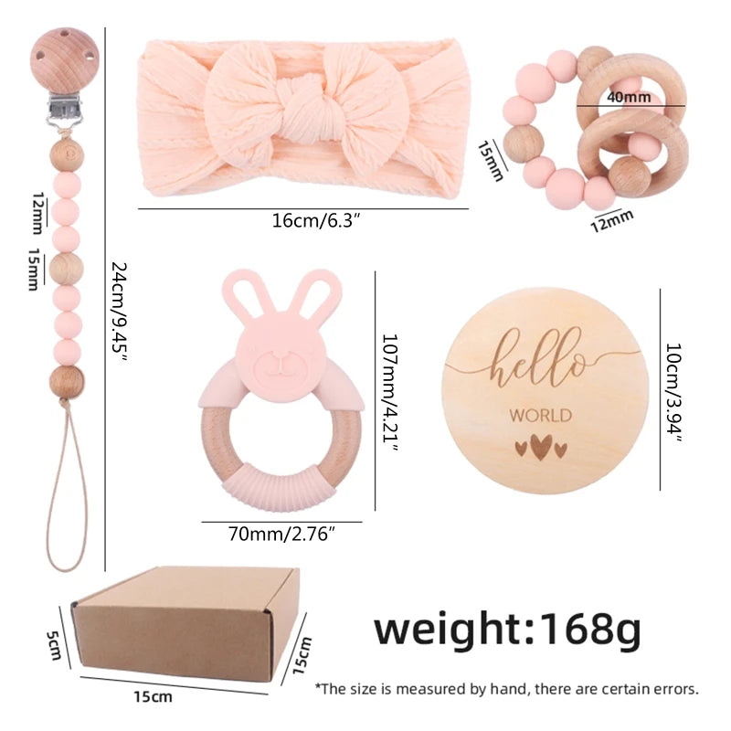 Coffret cadeau naissance : serviette, bavoirs, couverture, hochets & accessoires bébé