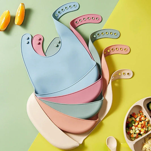 Bavoir bébé imperméable en silicone alimentaire – Ajustable et sans BPA